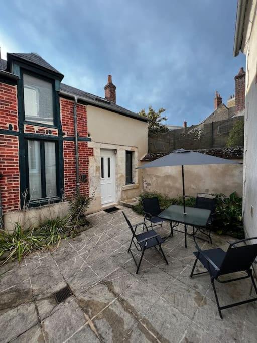 Appartement T2 Avec Terrasse Proche Cathedrale Бурж Экстерьер фото